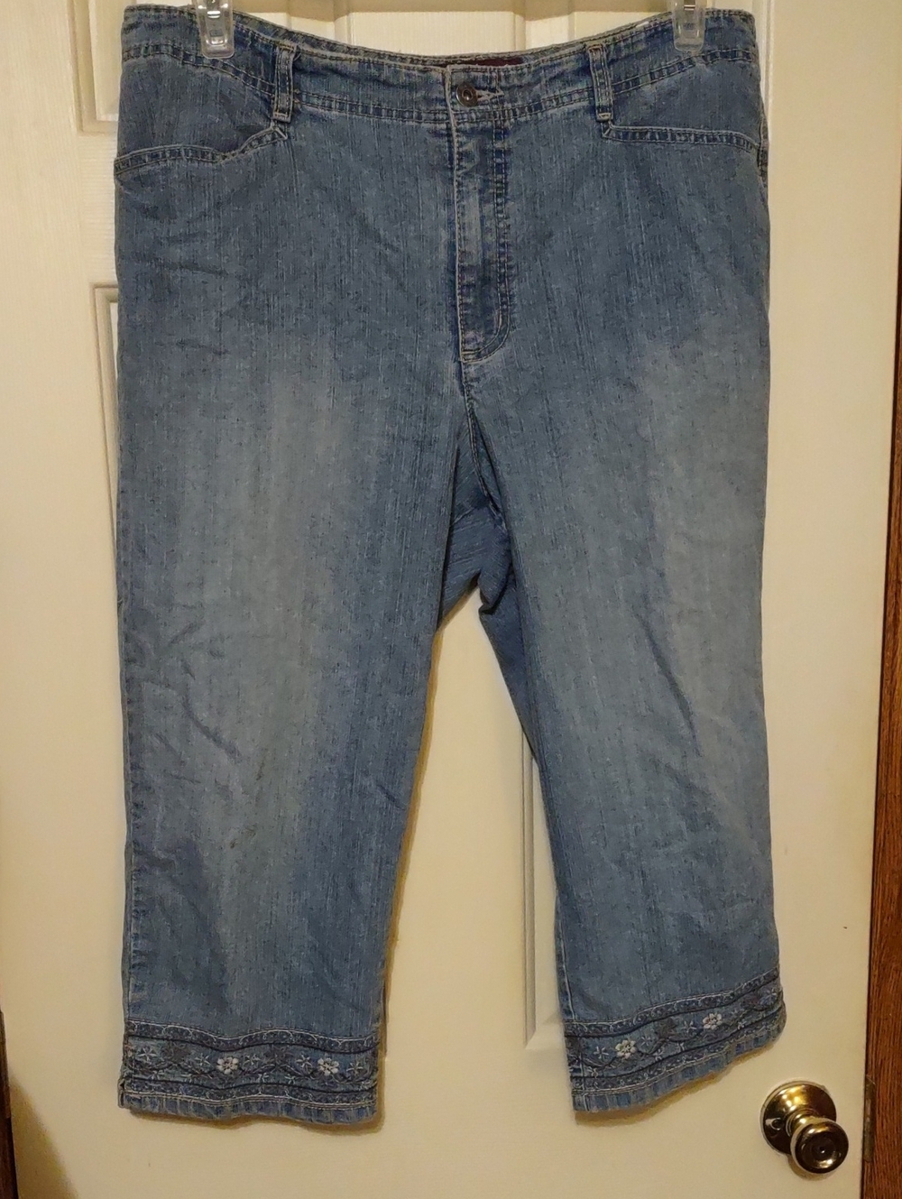 Gloria Vanderbilt Denim Capris Size 14